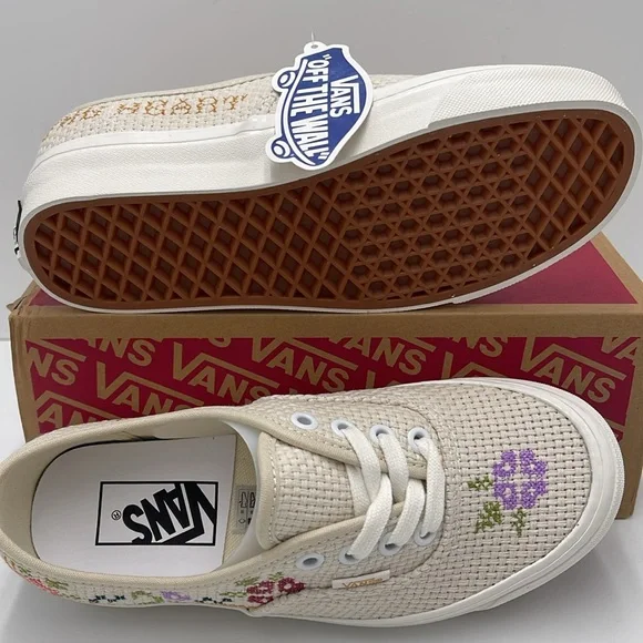 Vans WMNS Cream Floral Sneakers Authentic 44 D
Stitched Together Classic - Picture 3 of 16